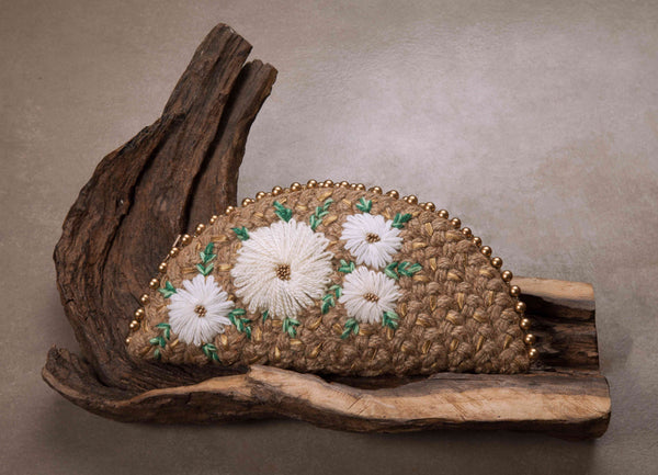 White Daisy Gold Half Moon Clutch Bag - Www.sutra-shop.de