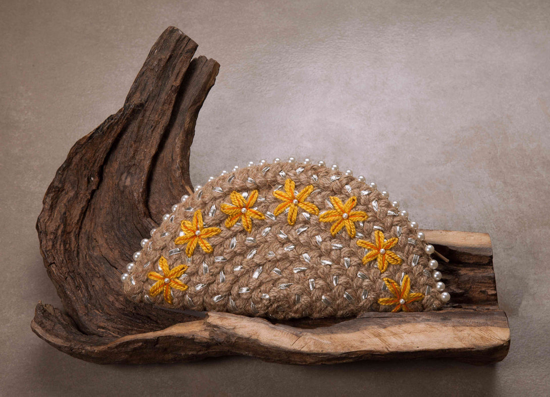 Yellow Canadian Lilly Silver Half Moon Clutch Bag - Www.sutra-shop.de